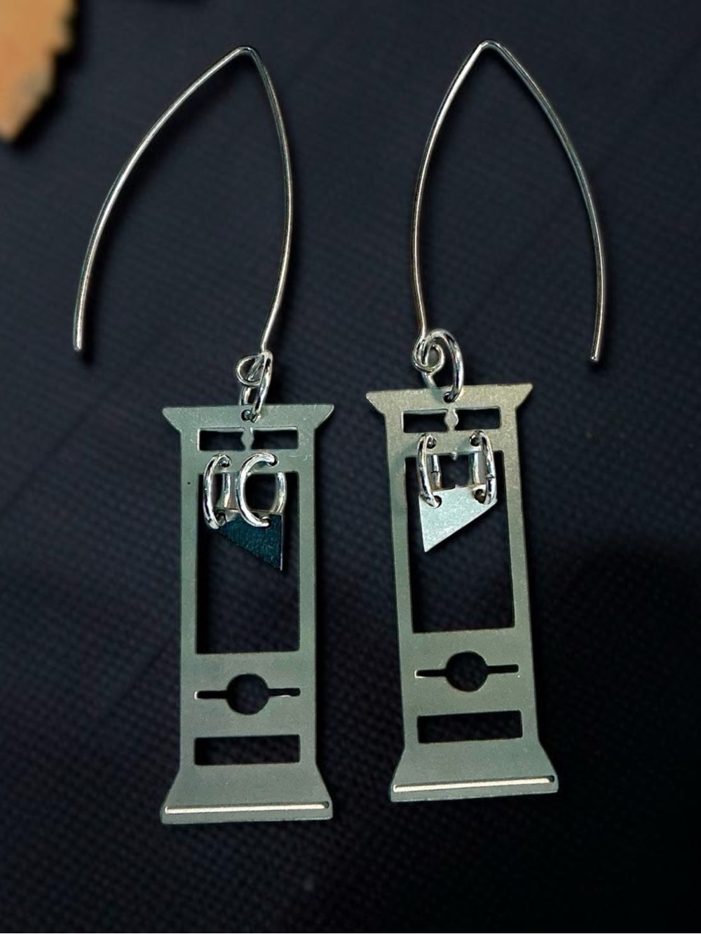 🆕 Guillotine Laser Cut Dangle Earrings
